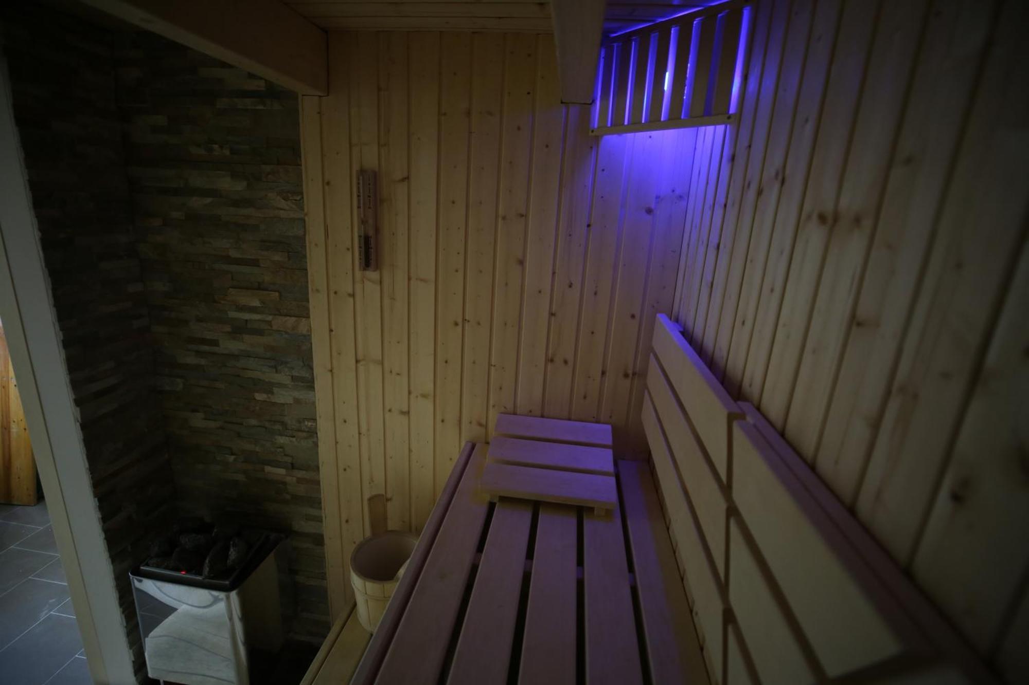 Eine Sehr Gemuetliche Dachgeschoss Ferienwohnung Ihlow  외부 사진